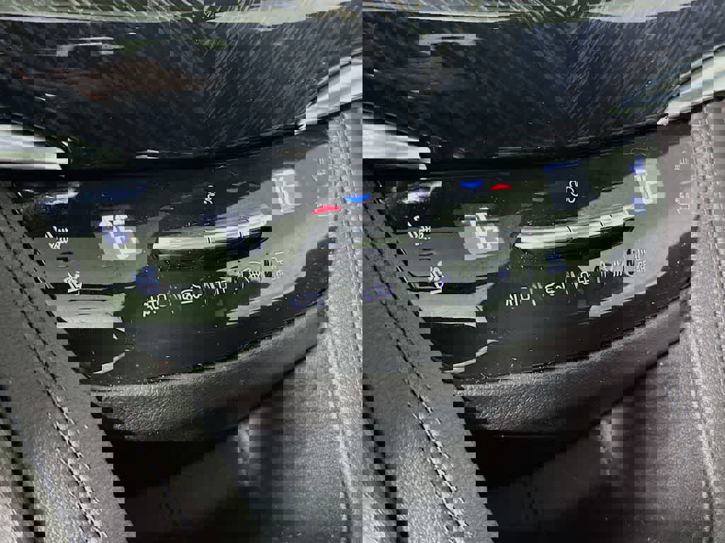 Used 2024 Cadillac XT6 Premium Luxury image 21