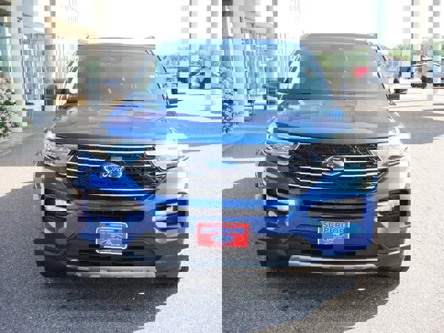 Certified 2022 Ford Explorer XLT w/ Equipment Group 202A image 2