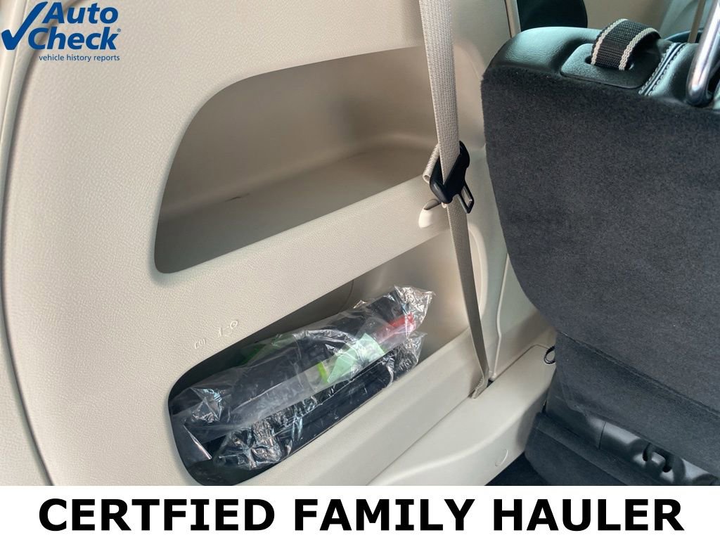 Used 2024 Chrysler Pacifica Touring-L image 14