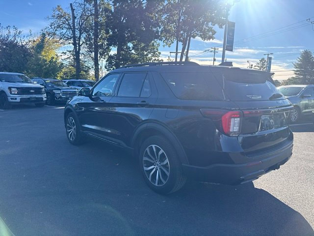 Certified 2025 Ford Explorer ST-Line AWD/4WD image 7