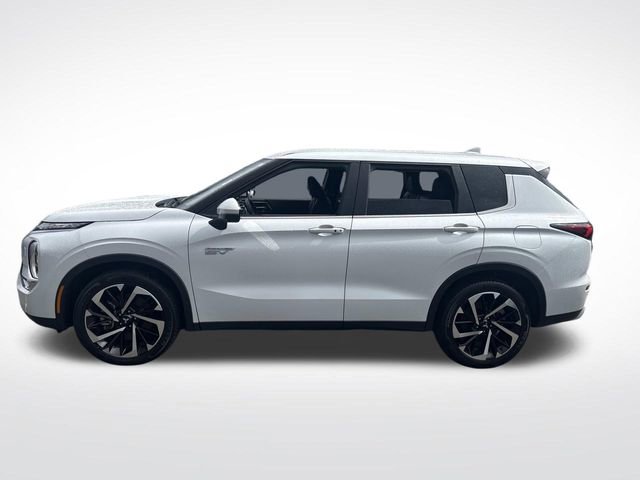 Used 2024 Mitsubishi Outlander 4WD Plug-In Hybrid image 2