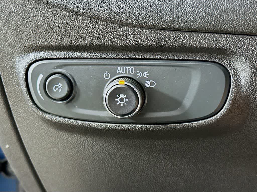 Used 2024 Chevrolet Equinox LS w/ Driver Confidence II Package FWD image 27
