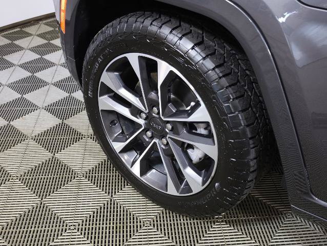 Used 2022 Jeep Grand Cherokee Overland w/ Advanced Protech Group III AWD/4WD image 38