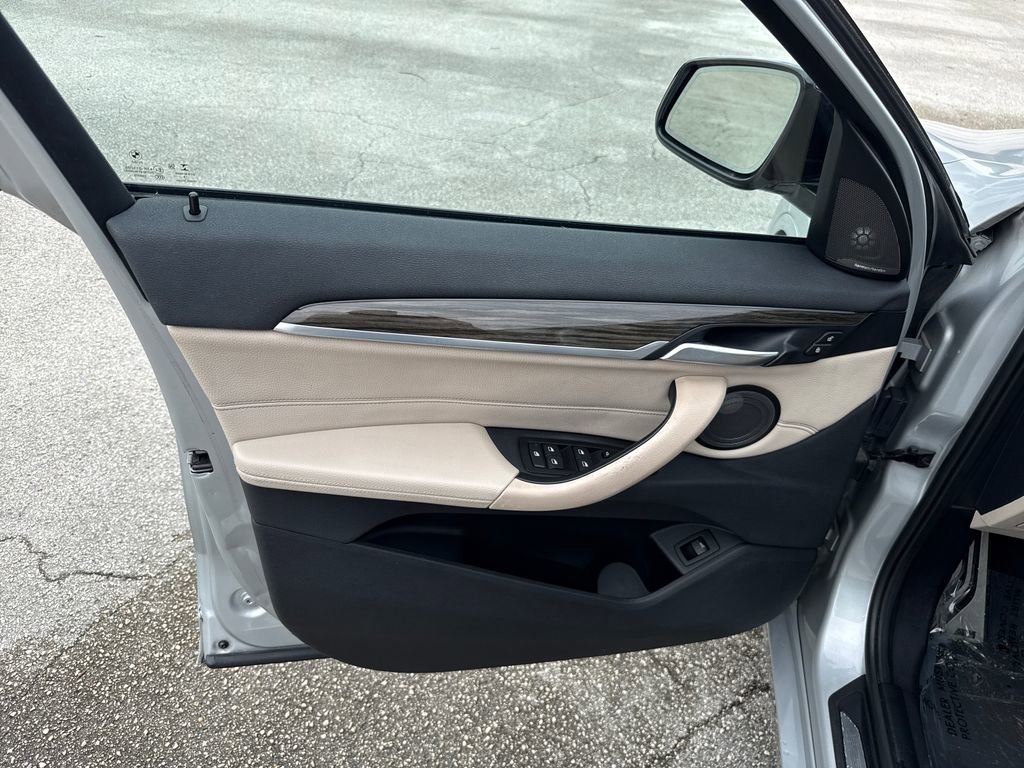 Used 2019 BMW X1 sDrive28i w/ M Sport Package FWD image 14