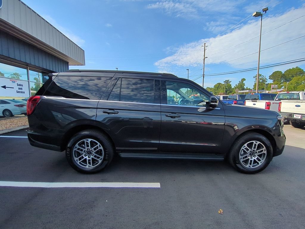 Certified 2025 Ford Expedition Active RWD image 4