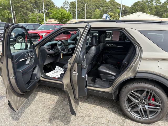 Certified 2026 Ford Explorer ST w/ Sun And Sound Package image 11