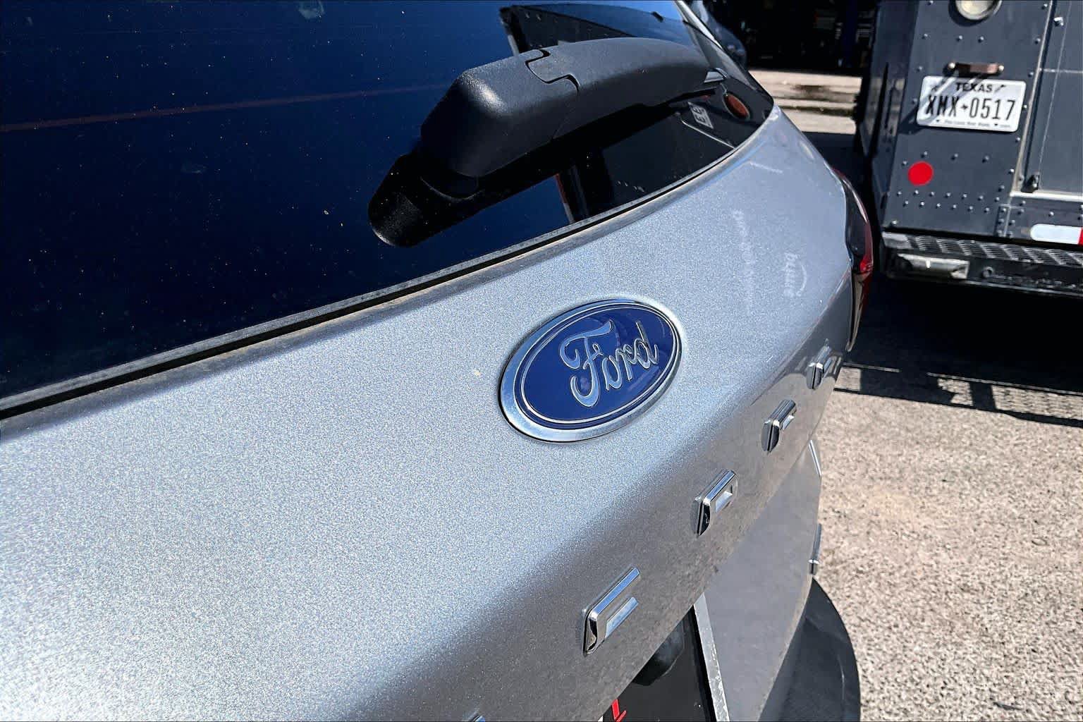 Certified 2023 Ford Escape SE w/ PHEV Premium Package FWD image 31