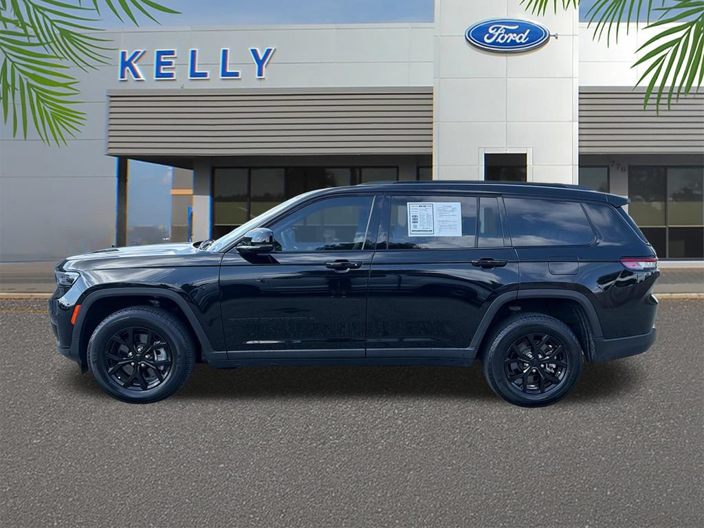 Used 2024 Jeep Grand Cherokee L Altitude RWD image 2