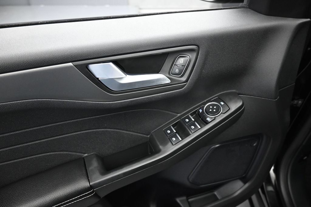 Certified 2023 Ford Escape SE FWD image 11