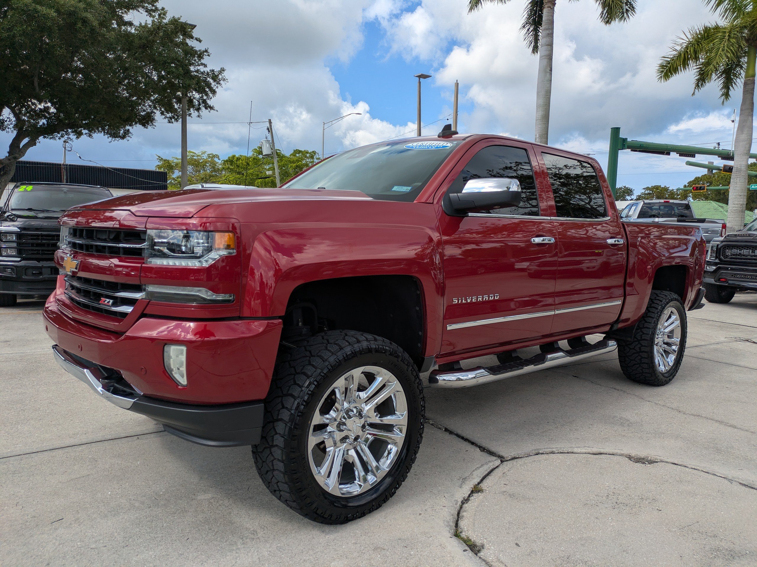 Used 2018 Chevrolet Silverado 1500 LTZ Z71 w/ LTZ Plus Package AWD/4WD image 7