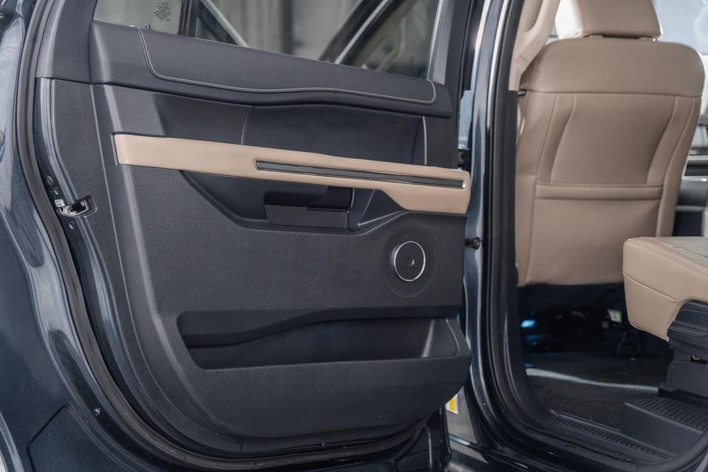 Certified 2023 Ford Expedition Max XLT image 45