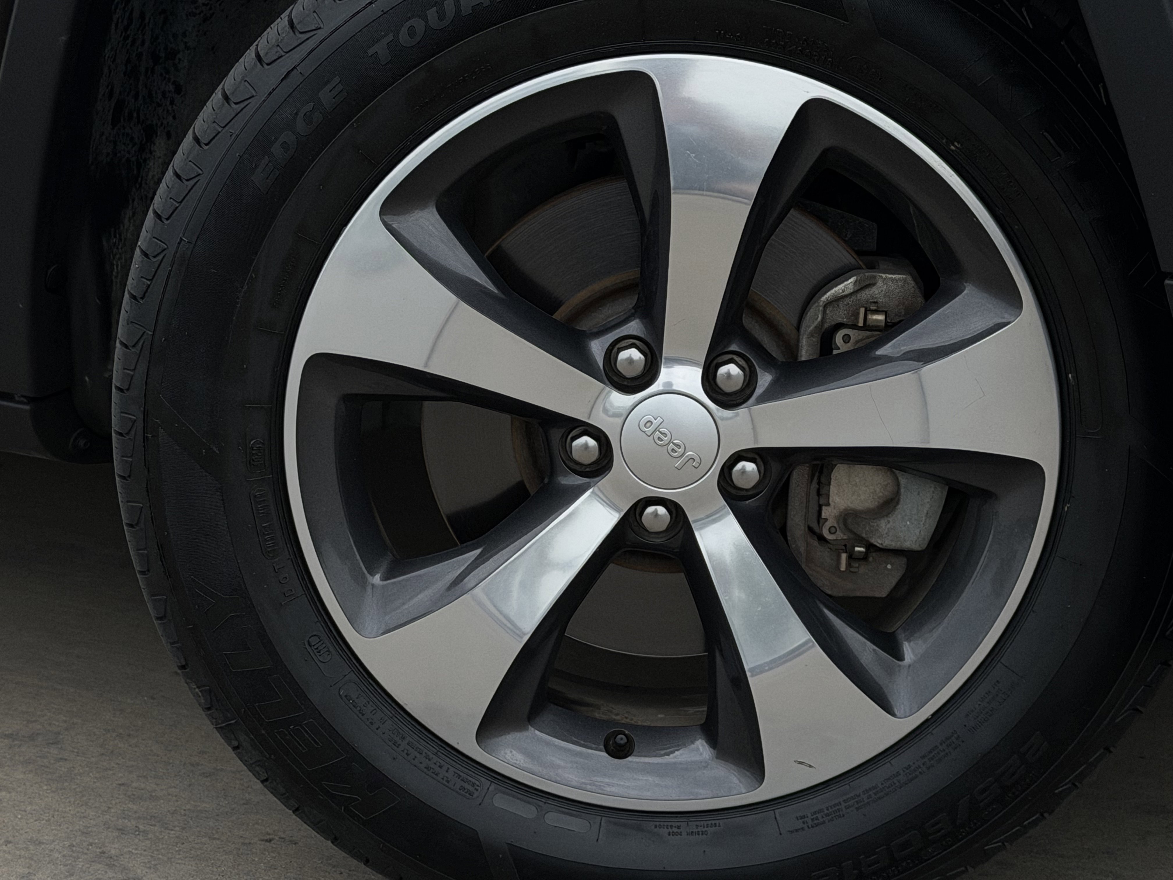 Used 2019 Jeep Cherokee Limited AWD/4WD image 11