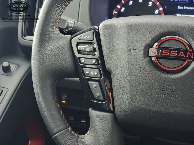 Used 2025 Nissan Frontier PRO-4X AWD/4WD image 30