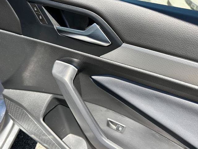 Used 2025 Volkswagen Jetta SE w/ Sunroof Package FWD image 20