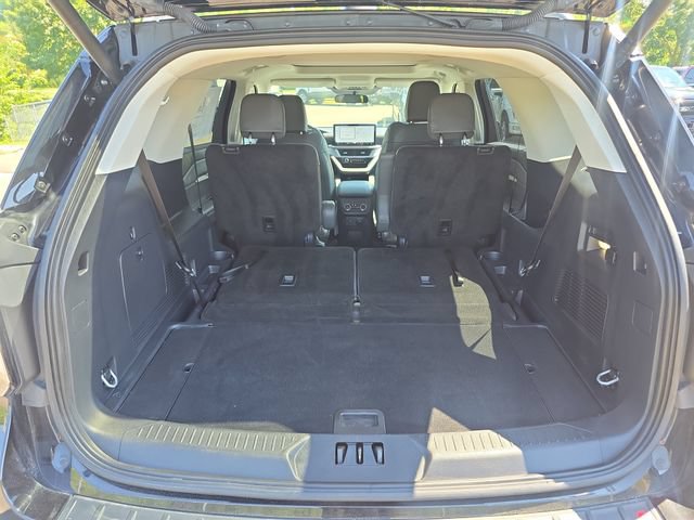 Certified 2025 Ford Explorer Active w/ Active Comfort Package AWD/4WD image 6