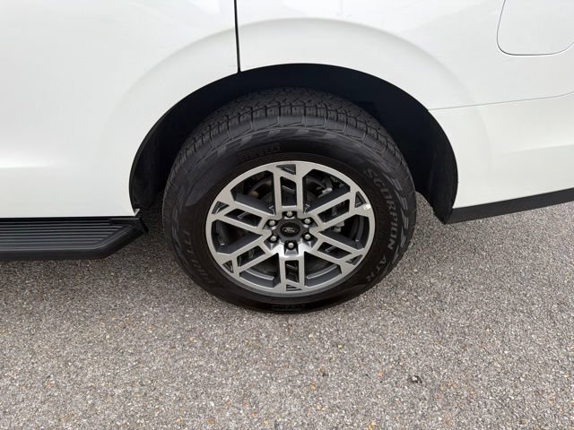 Certified 2025 Ford Expedition Active AWD/4WD image 15