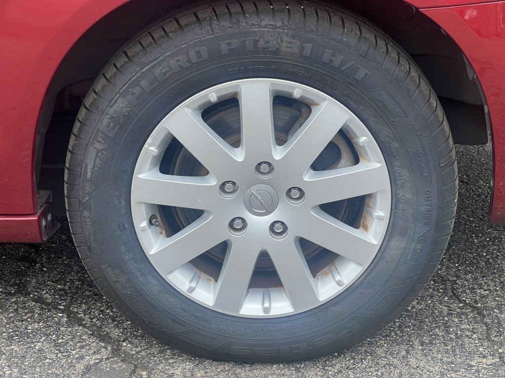 Used 2016 Chrysler Town & Country Touring image 11