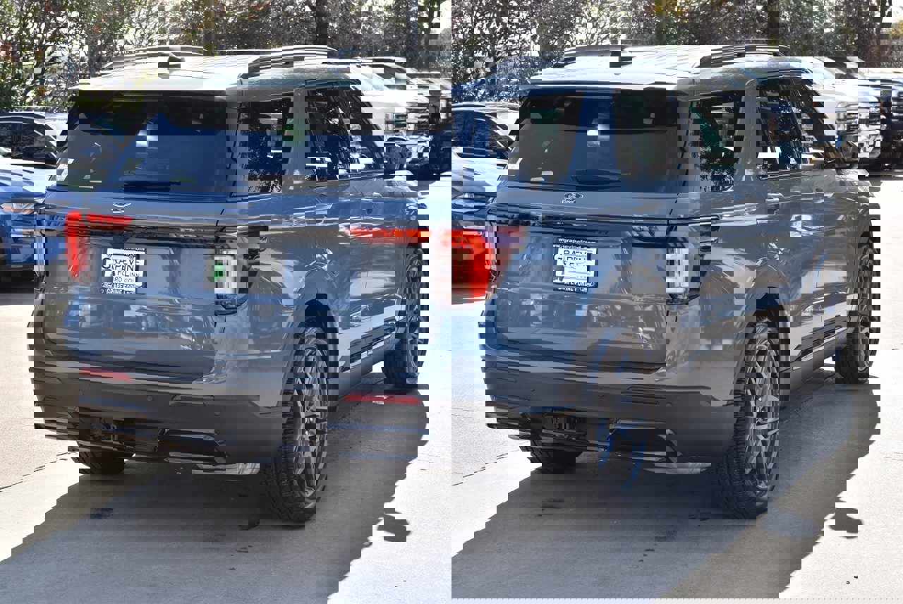 Certified 2025 Ford Explorer ST-Line w/ Premium Package image 9