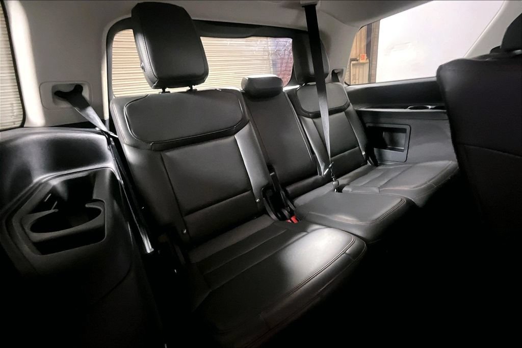 Certified 2025 Ford Expedition Active AWD/4WD image 23