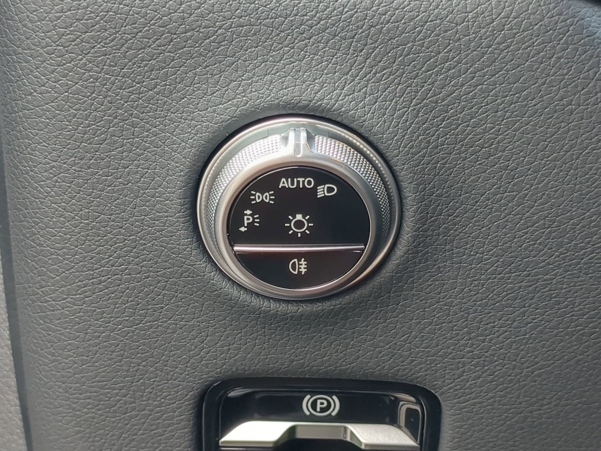 Used 2025 Mercedes-Benz GLC 300 image 63