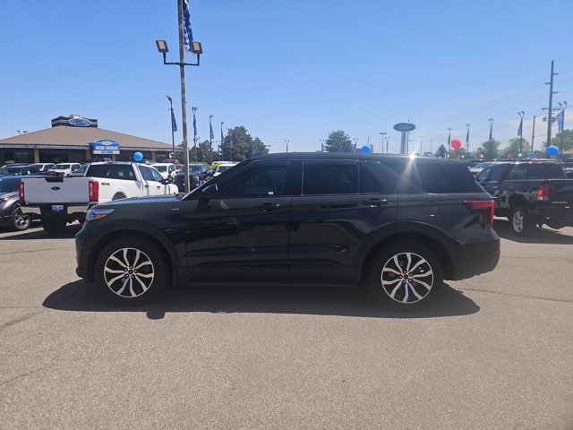 Certified 2022 Ford Explorer ST-Line w/ Class IV Trailer Tow Package AWD/4WD image 2