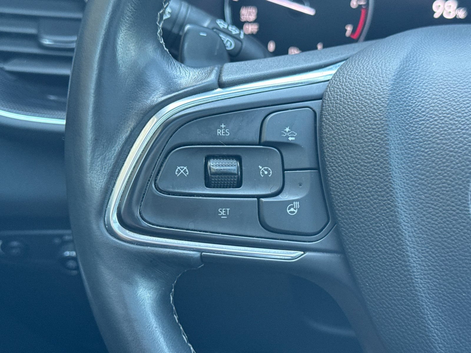 Used 2022 Buick Envision Essence w/ Sport Touring Package FWD image 27