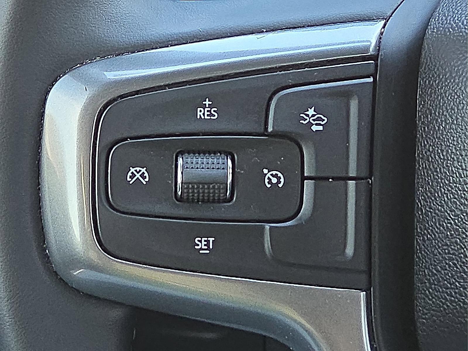 Used 2024 Chevrolet Suburban LS image 20