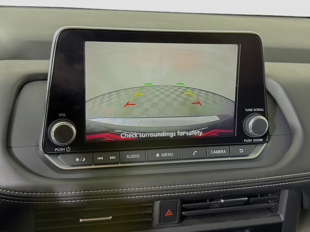 Used 2025 Nissan Rogue SV FWD image 18