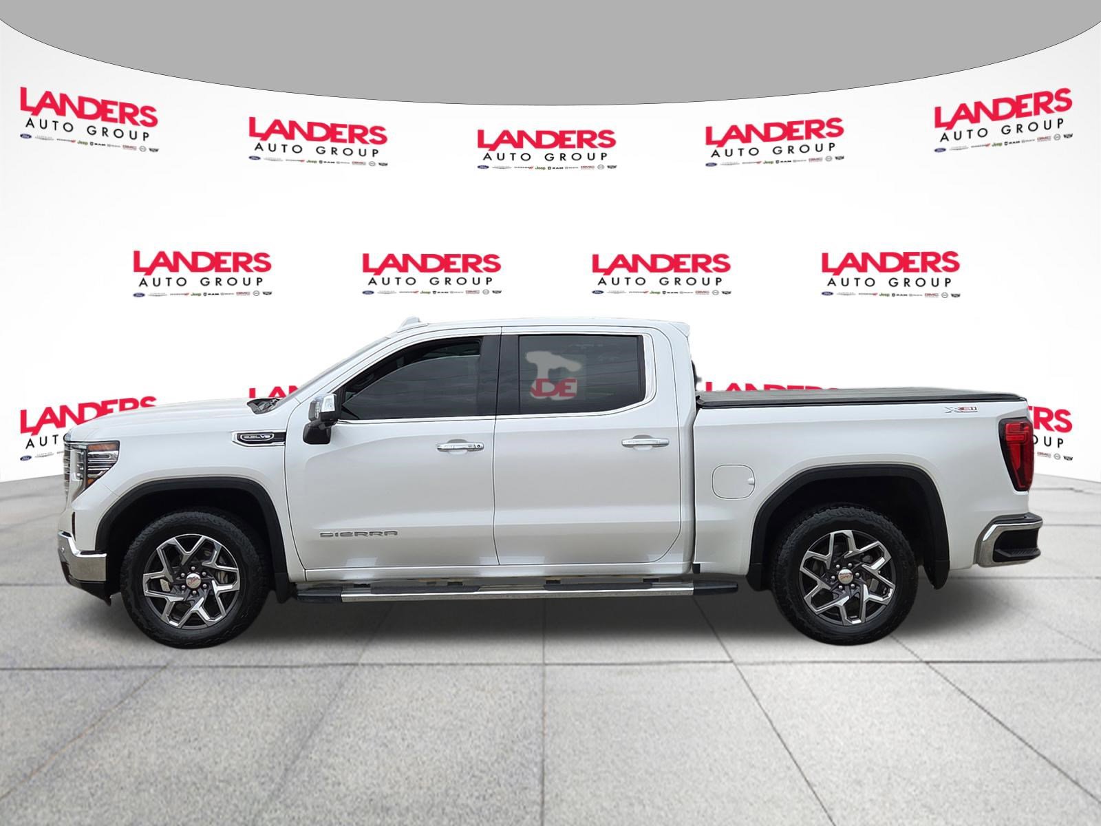 Used 2024 GMC Sierra 1500 SLT w/ SLT Premium Plus Package AWD/4WD image 6