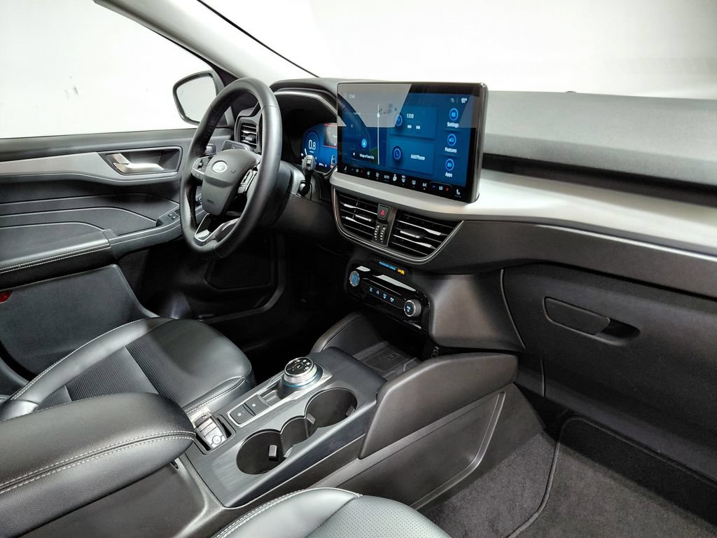 Certified 2025 Ford Escape Platinum AWD/4WD image 26