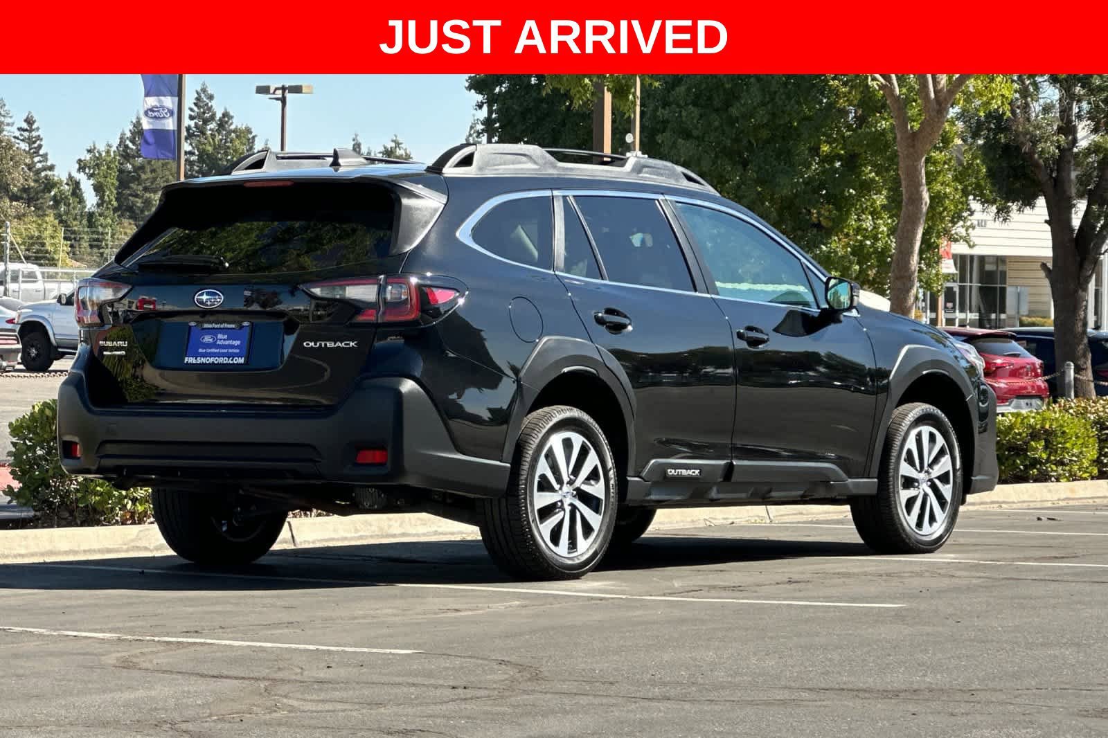 Used 2024 Subaru Outback Premium AWD/4WD image 2