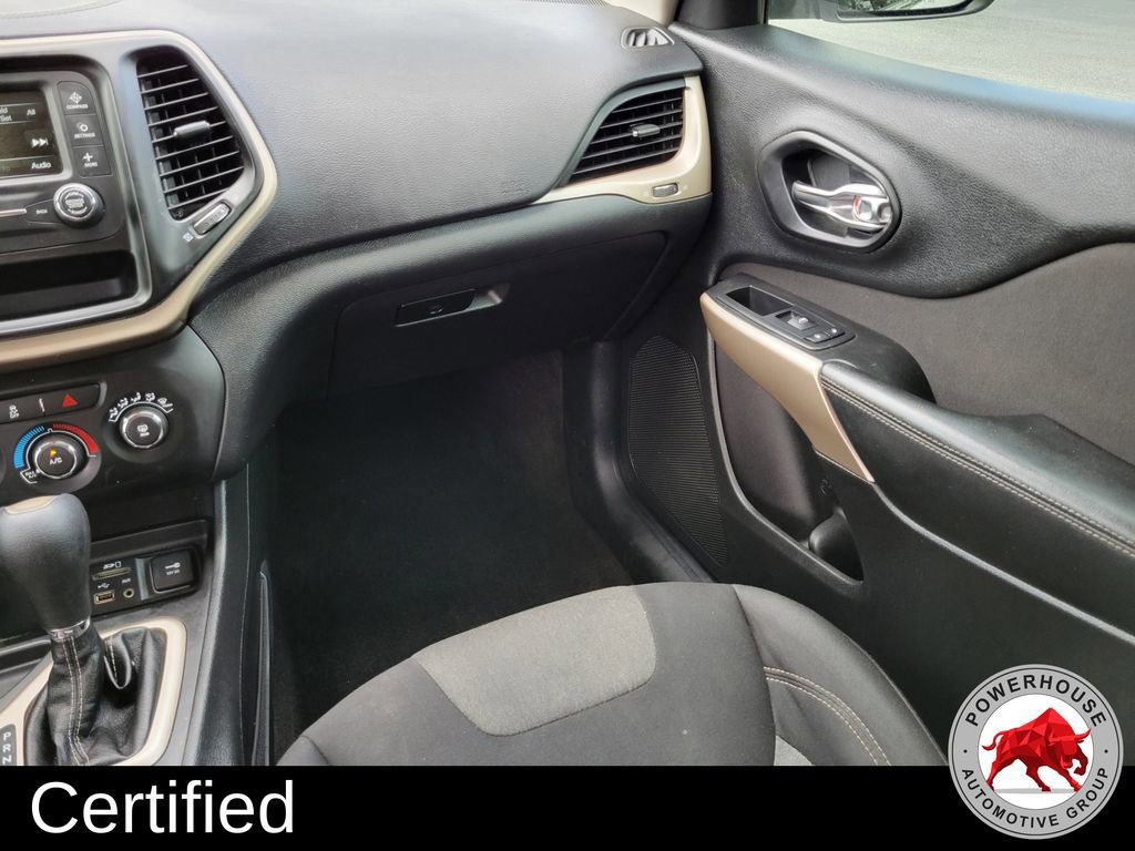 Used 2018 Jeep Cherokee Latitude image 19