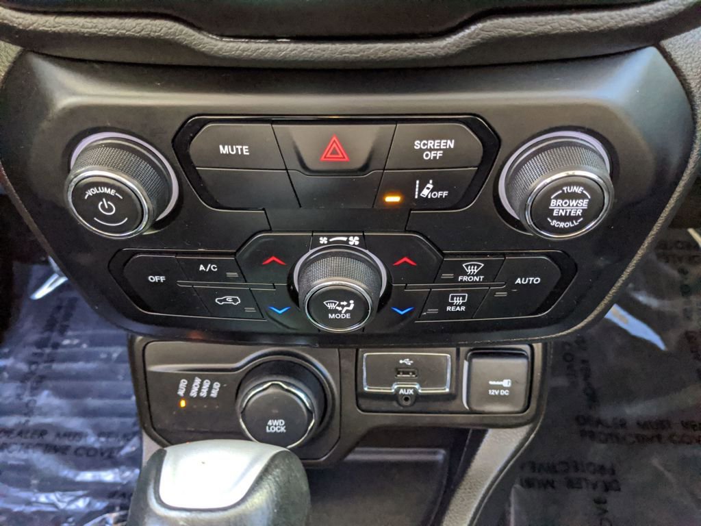 Used 2023 Jeep Renegade Latitude image 9