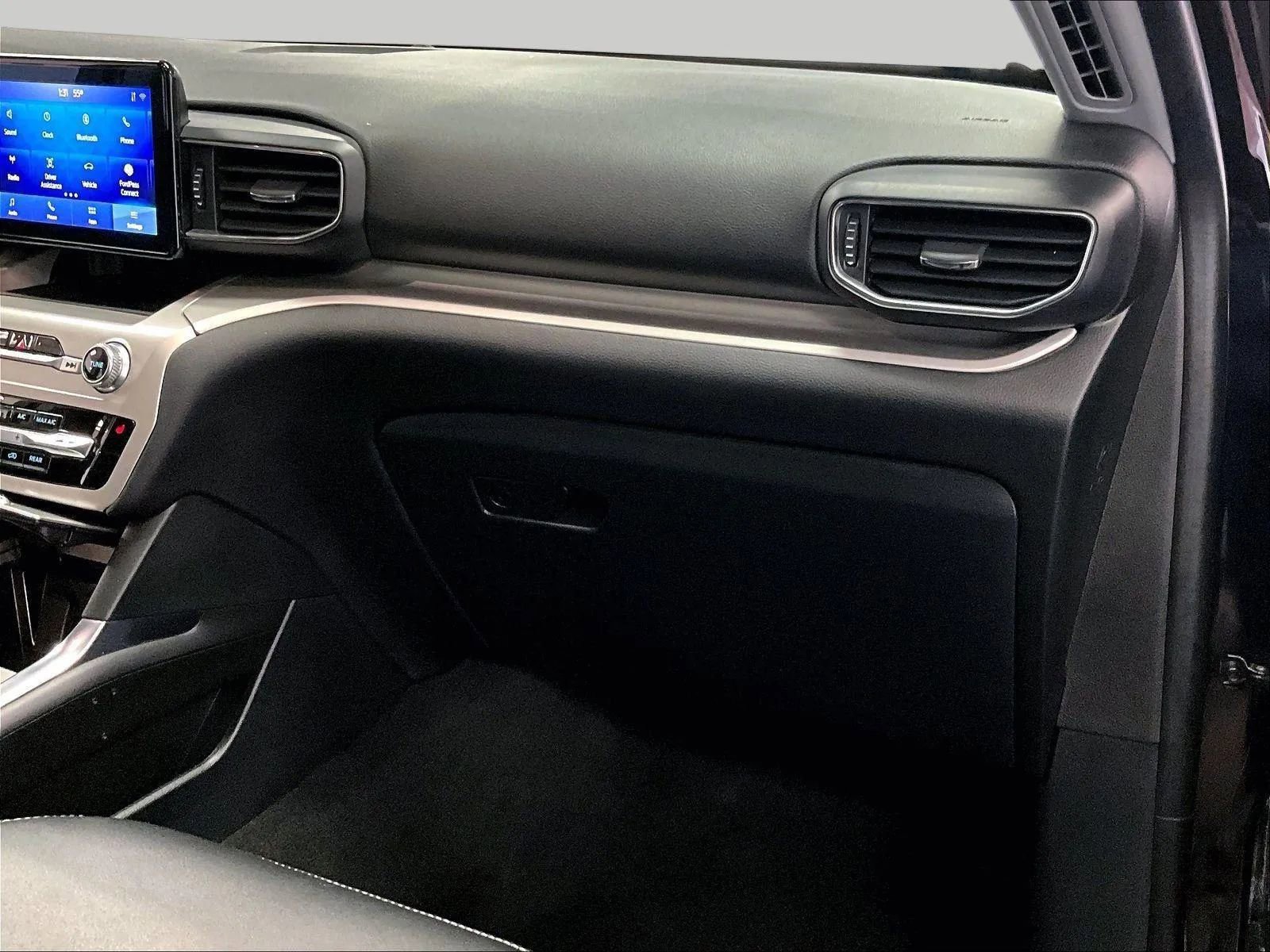 Certified 2022 Ford Explorer XLT w/ Equipment Group 202A image 15