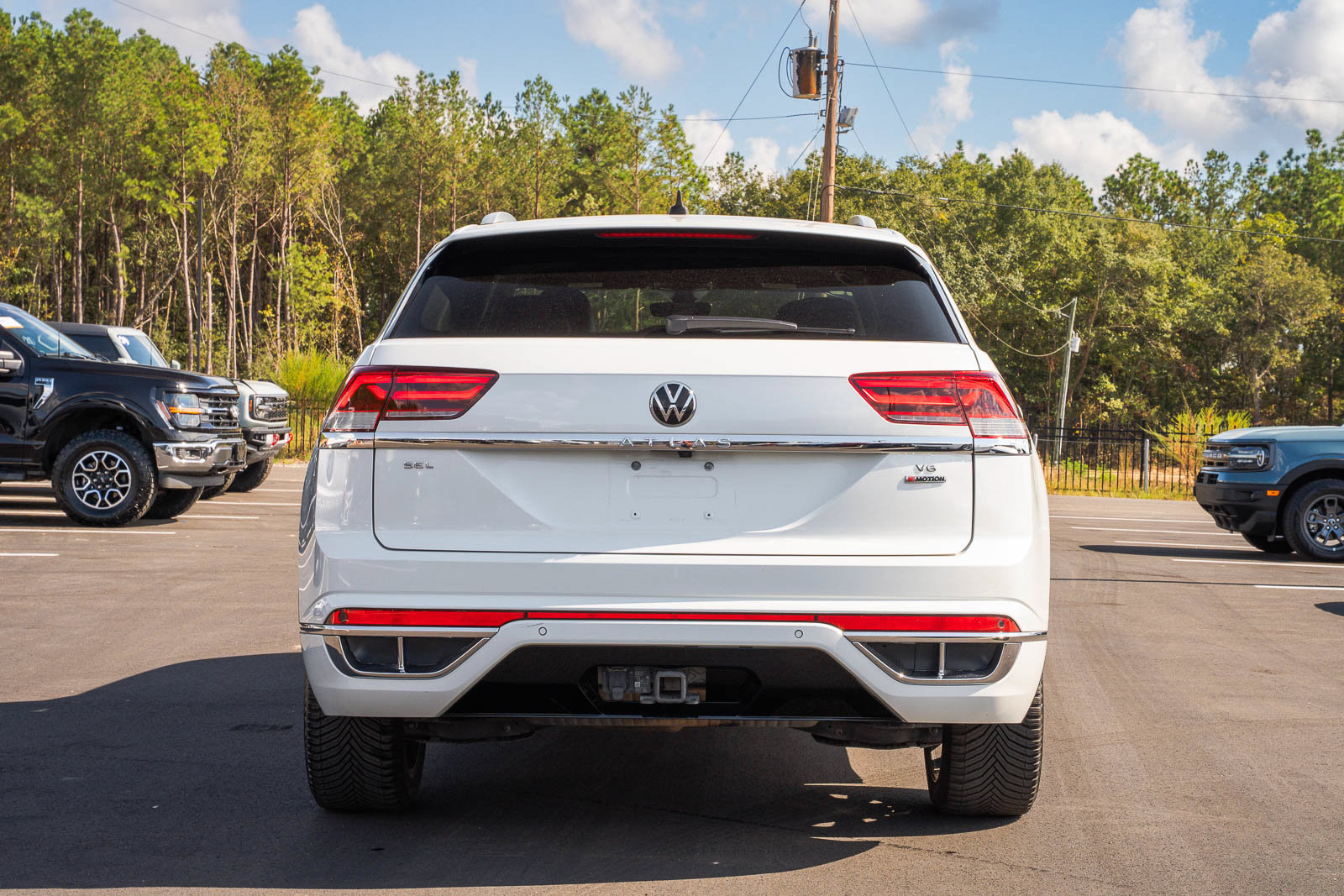 Used 2022 Volkswagen Atlas Cross Sport SEL Premium R-Line AWD/4WD image 6