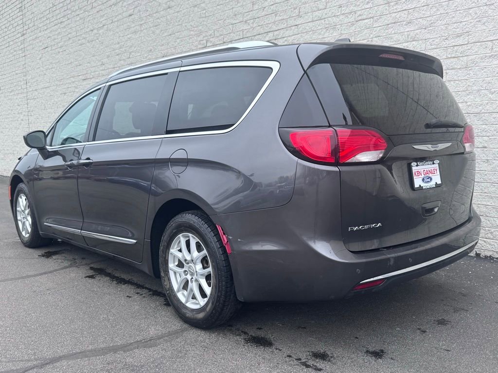 Used 2020 Chrysler Pacifica Touring-L image 7