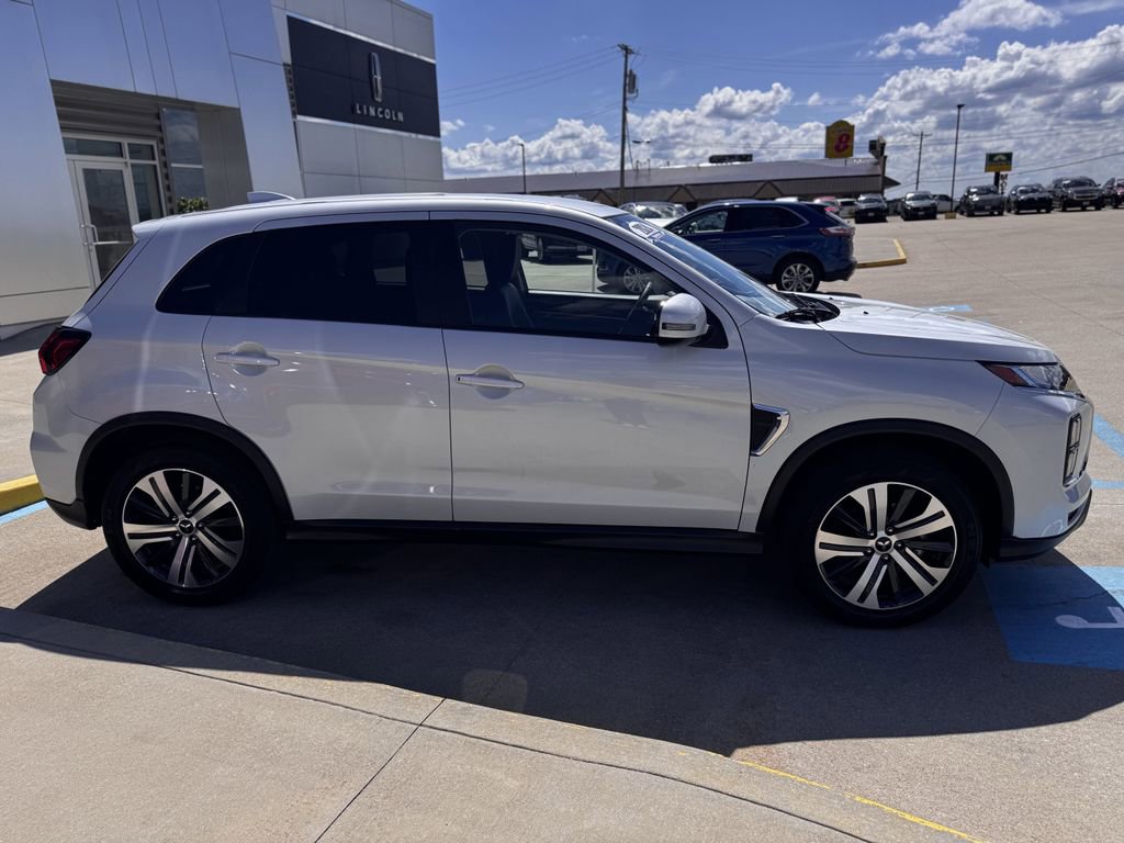 Used 2024 Mitsubishi Outlander Sport SE AWD/4WD image 3