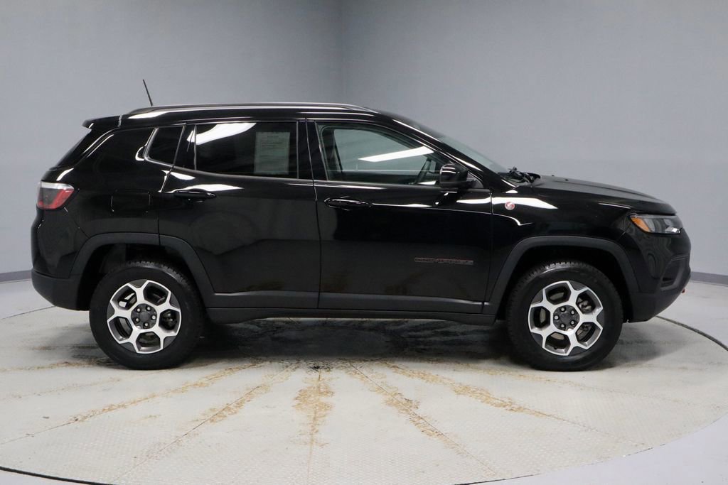 Used 2022 Jeep Compass Trailhawk image 6