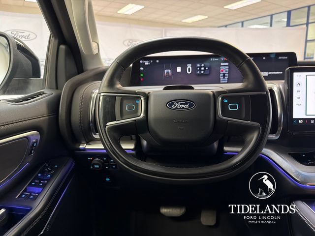Certified 2025 Ford Expedition Platinum w/ Driver's Package AWD/4WD image 18