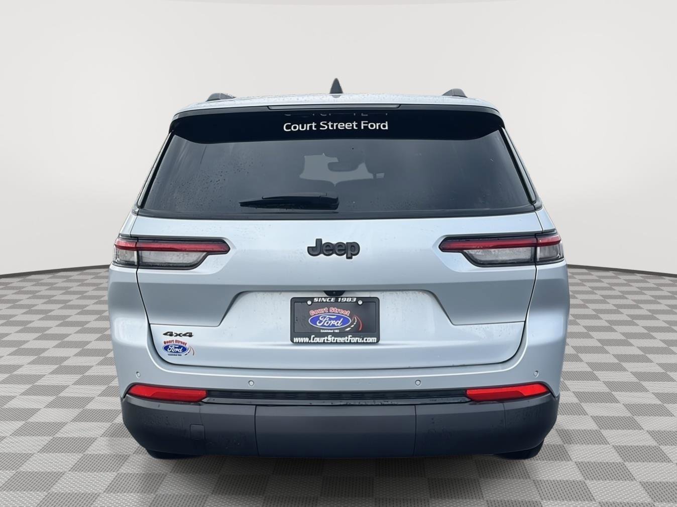 Used 2025 Jeep Grand Cherokee L Altitude AWD/4WD image 6