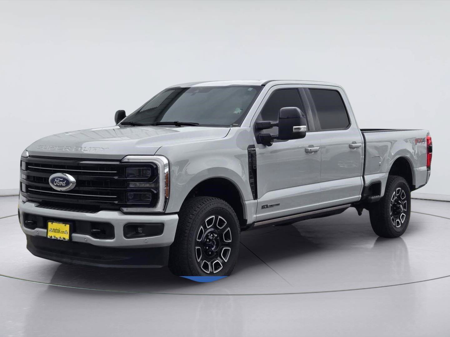 Certified 2025 Ford F250 Platinum AWD/4WD image 1