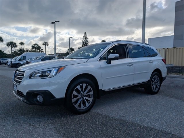 Used 2017 Subaru Outback 3.6R Touring image 3