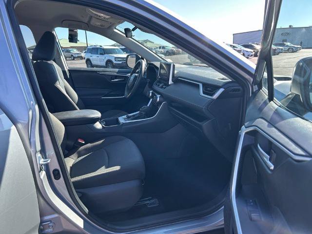 Used 2025 Toyota RAV4 XLE FWD image 9