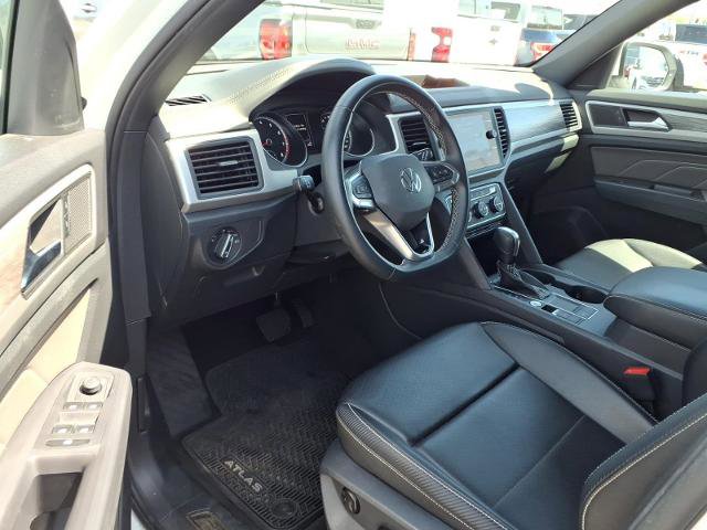 Used 2021 Volkswagen Atlas Cross Sport SE w/ Panoramic Sunroof Package FWD image 6