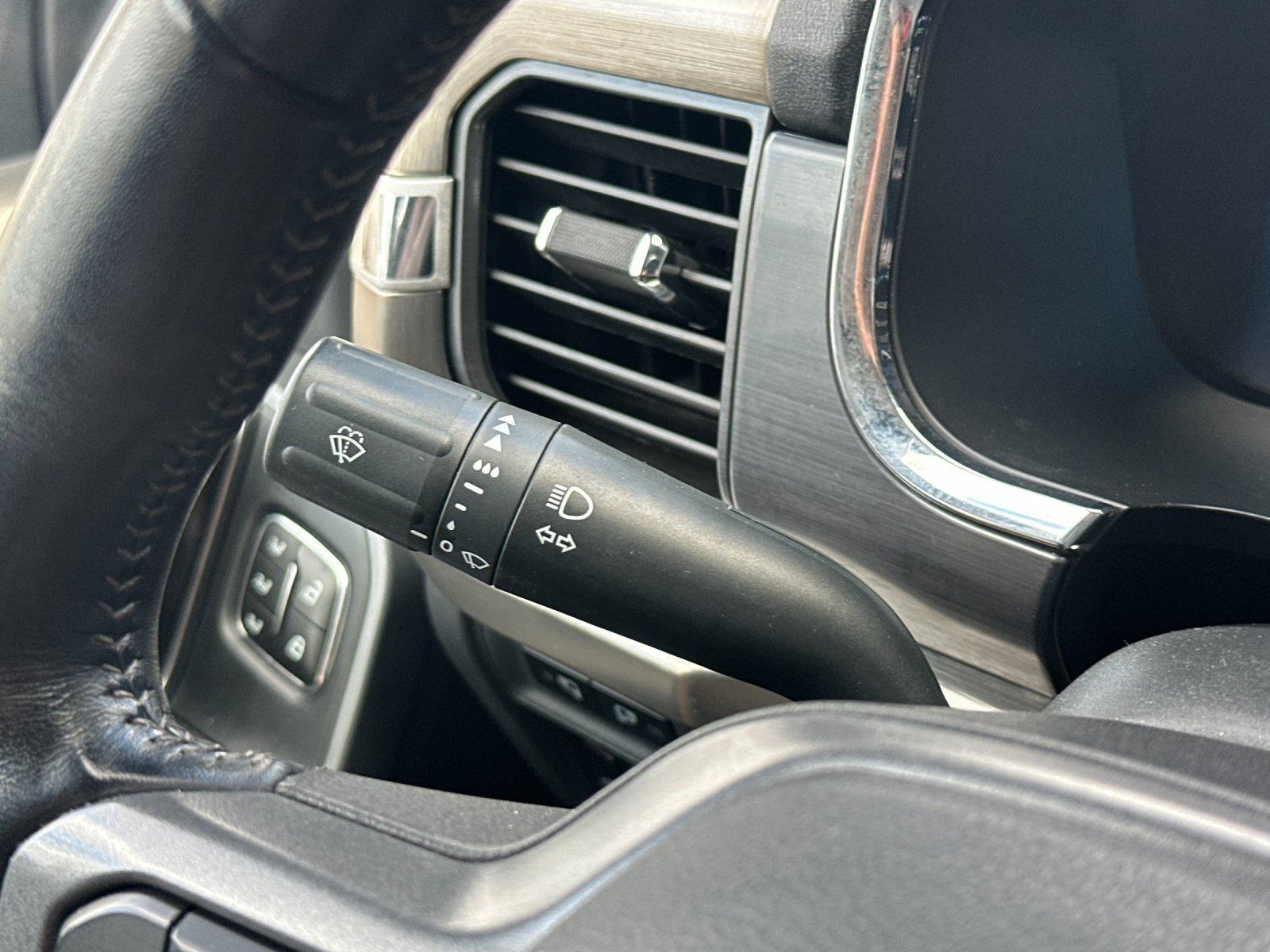 Certified 2023 Ford F150 Lariat AWD/4WD image 26