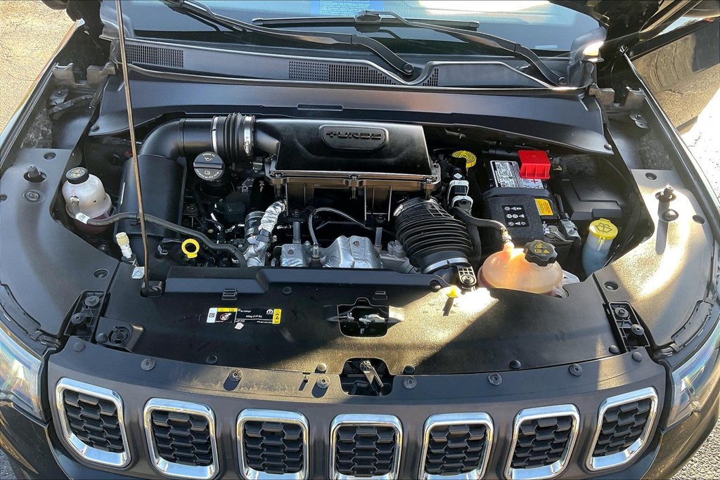 Used 2024 Jeep Compass Latitude AWD/4WD image 9