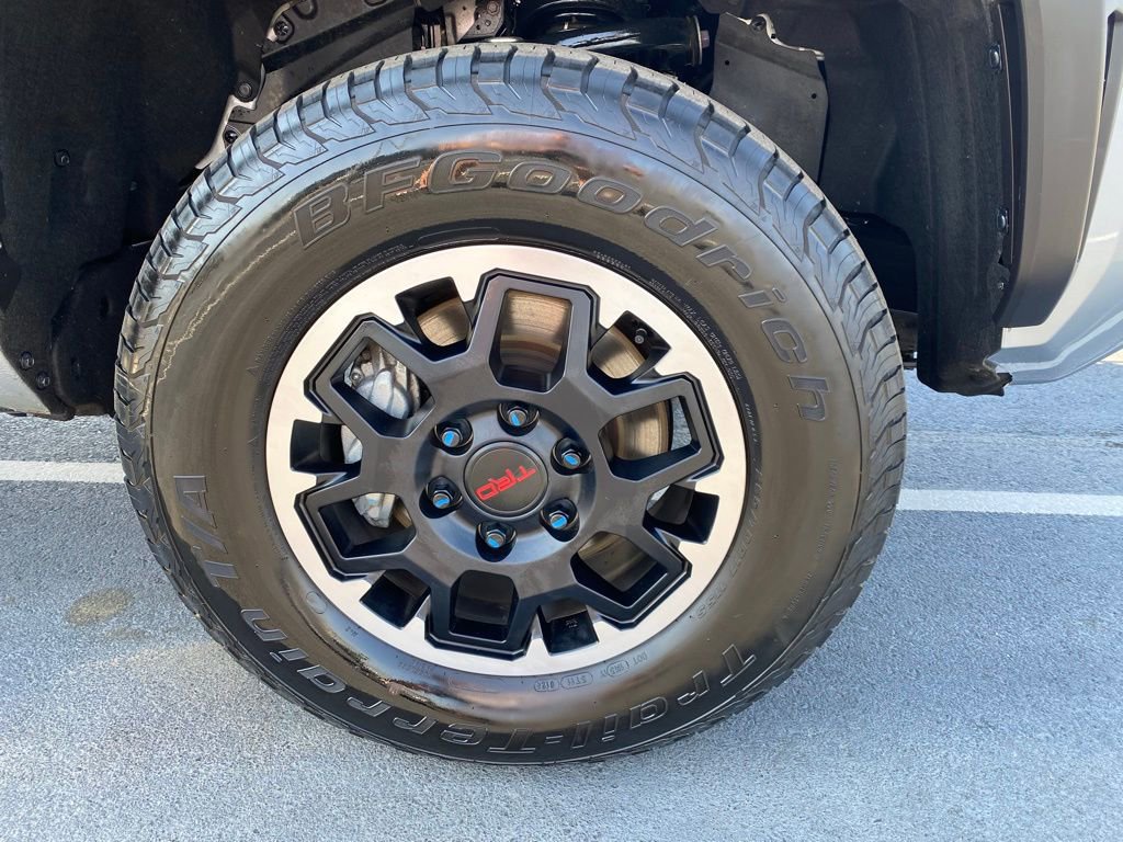 Used 2024 Toyota Tacoma TRD Off-Road image 28