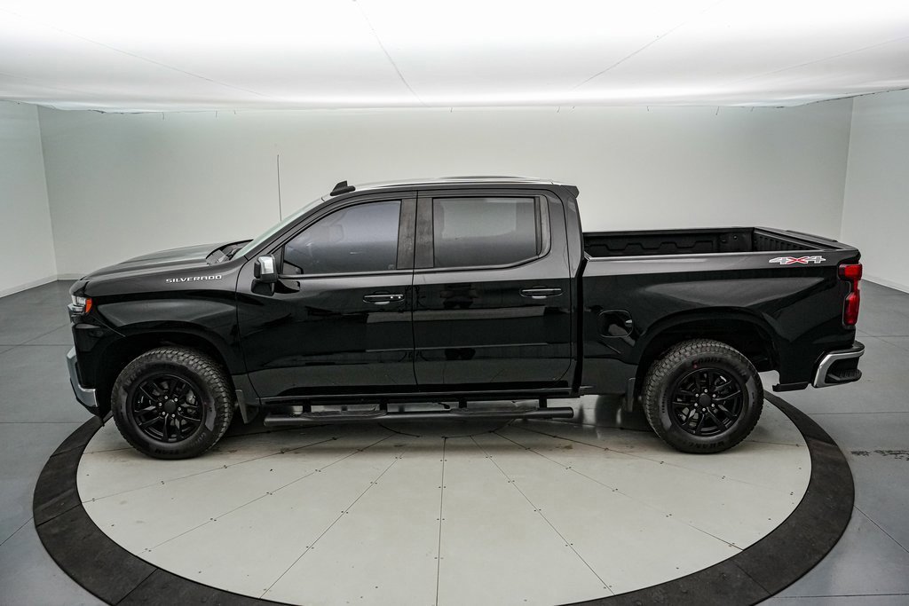 Used 2021 Chevrolet Silverado 1500 LT image 2