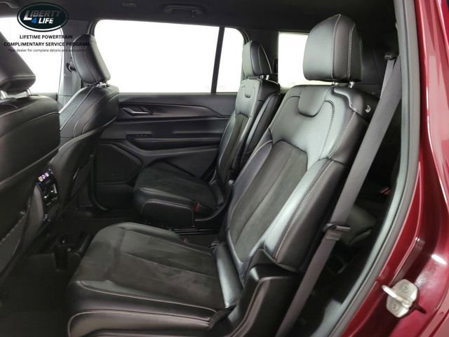 Used 2023 Jeep Grand Cherokee L Laredo image 15