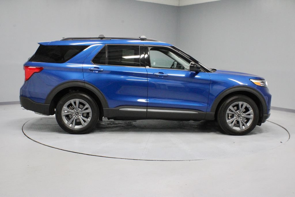 Certified 2023 Ford Explorer XLT w/ Equipment Group 202A AWD/4WD image 13